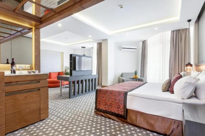 Salamis Bay Conti Resort Hotel & Casino Famaguszta Szoba fotó Suite