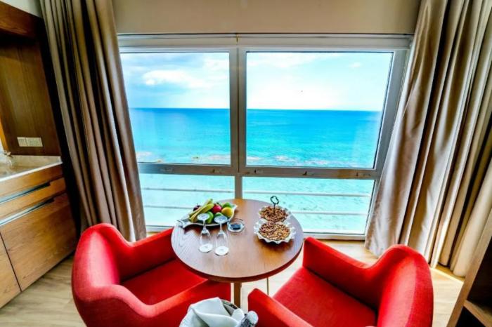 Salamis Bay Conti Resort Hotel & Casino Famaguszta Szoba fotó A room at the hotel