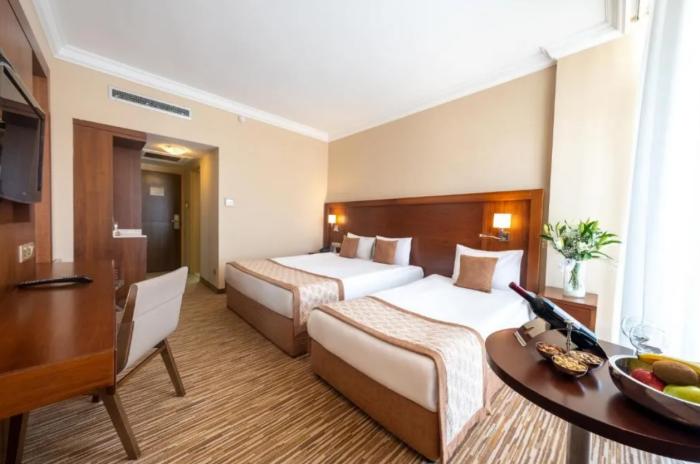 Salamis Bay Conti Resort Hotel & Casino Famaguszta Szoba fotó A room at the hotel